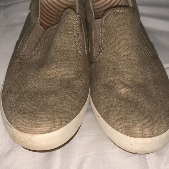 Taos Womens Canvas Slip-On Shoes Size 7 Beige - Picture 2 of 7